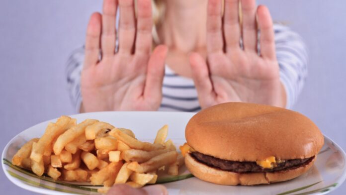 5 alimentos que aceleran el envejecimiento del cerebro