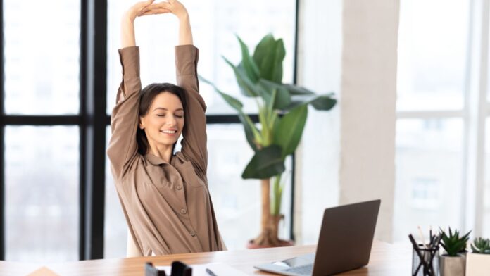 Descubre los beneficios de tomar microdescansos en el trabajo