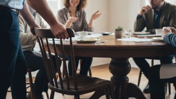 Acomodar la Silla al Levantarte - Significado de la Psicología - Neuroweb